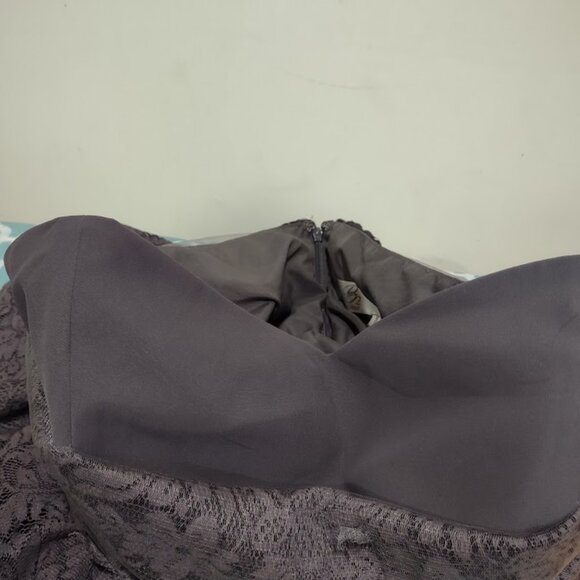 B2 JASMINE DARK PLUM PURPLE LACE OVER LINING SLEEVELESS FORMAL DRESS SIZE 22 - Picture 9 of 11